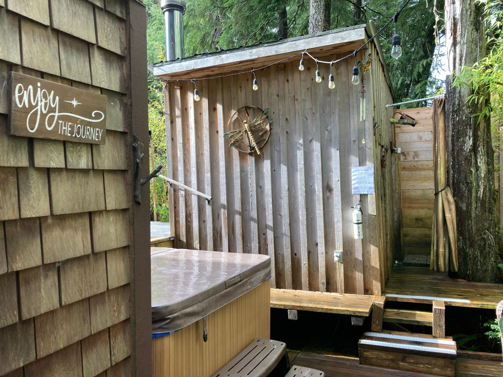 Forest Sweet Retreat Hot Tub & Wood Fired Sauna Ucluelet Zewnętrze zdjęcie